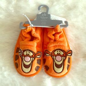 Toddler tigger slippers